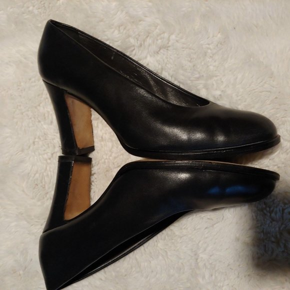 Walter Steiger Shoes - Walter Steiger Almond Toe Black Leather Pump Hand Made in Italy 39.5